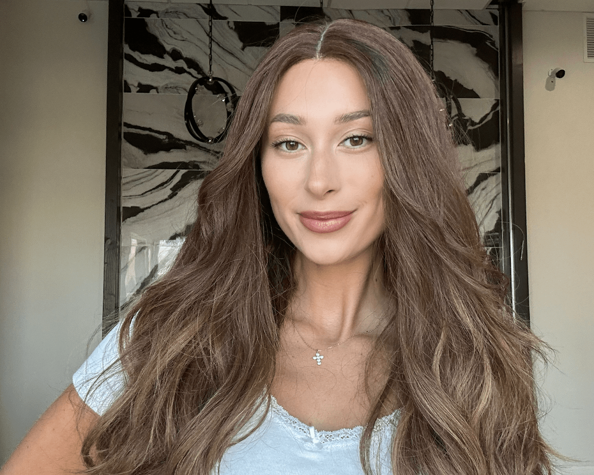 How to Put on a Wig: A Guide for Beginner’s Success