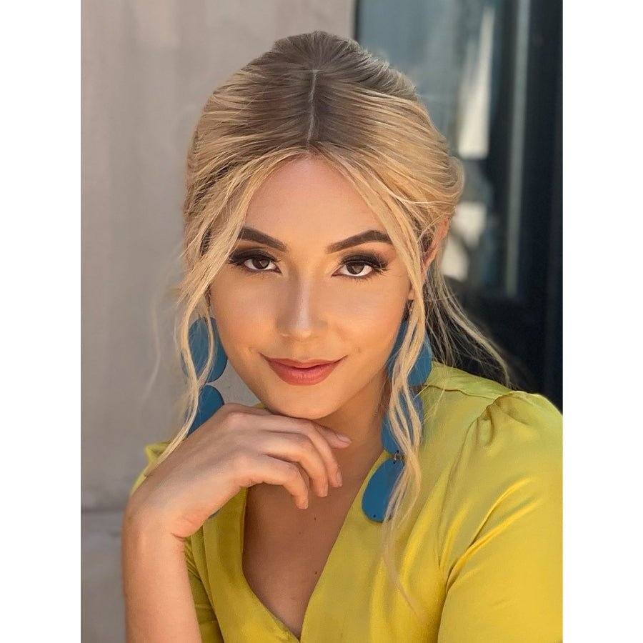 22" Ponytail Silk Part Wig Platinum Blonde w/ Rooting
